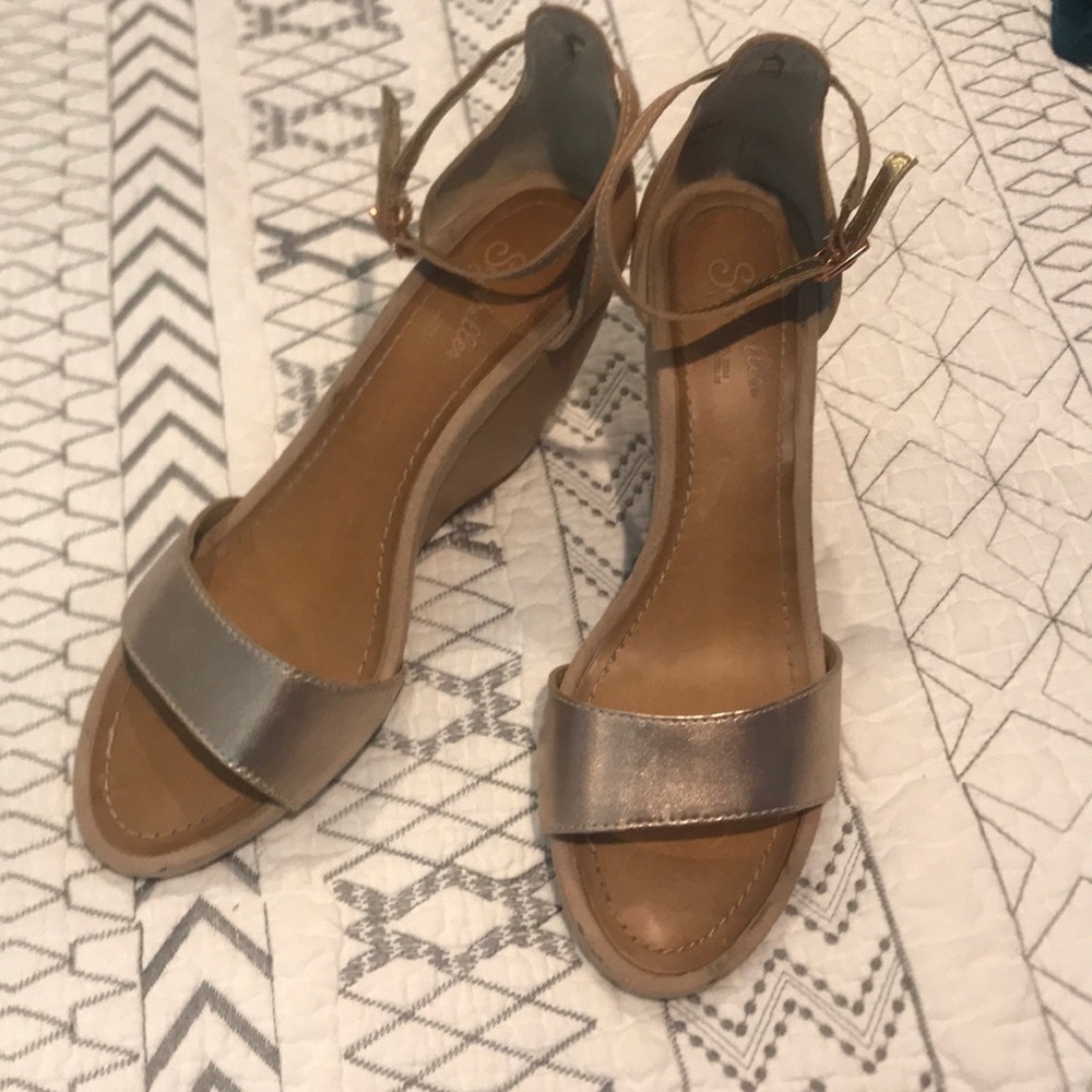 Seychelles wedges